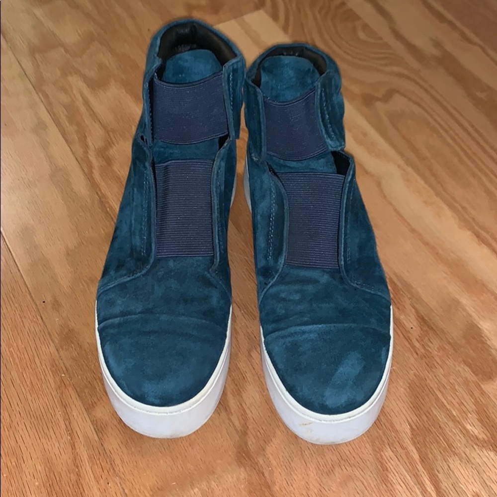 A7EIJE blue sneakers